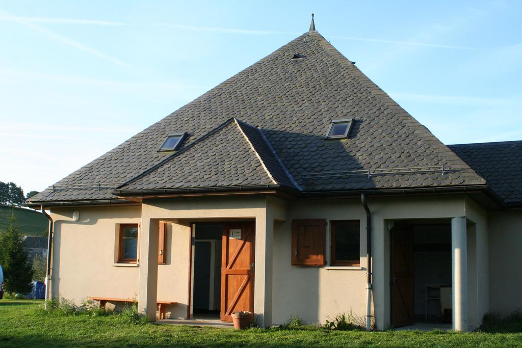 Saint-Urcize Domaine De L'Ours / Camping Lodge מראה חיצוני תמונה