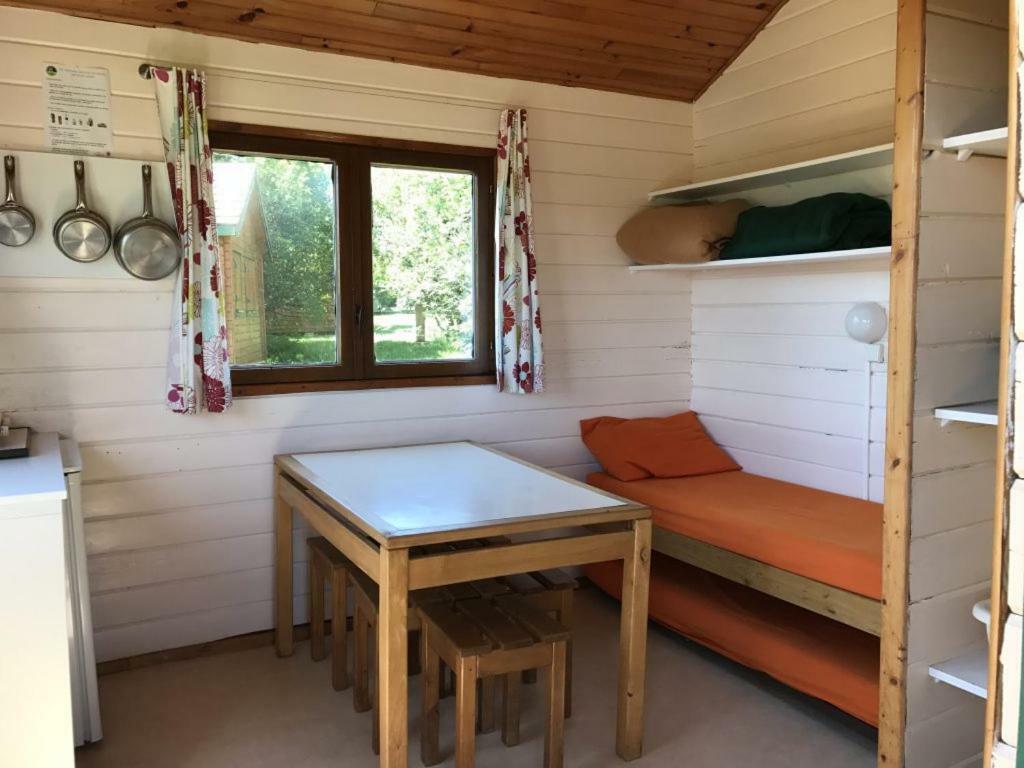 Saint-Urcize Domaine De L'Ours / Camping Lodge מראה חיצוני תמונה